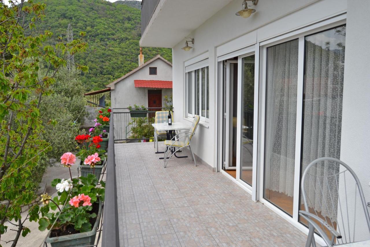Tivat Apartments Екстер'єр фото