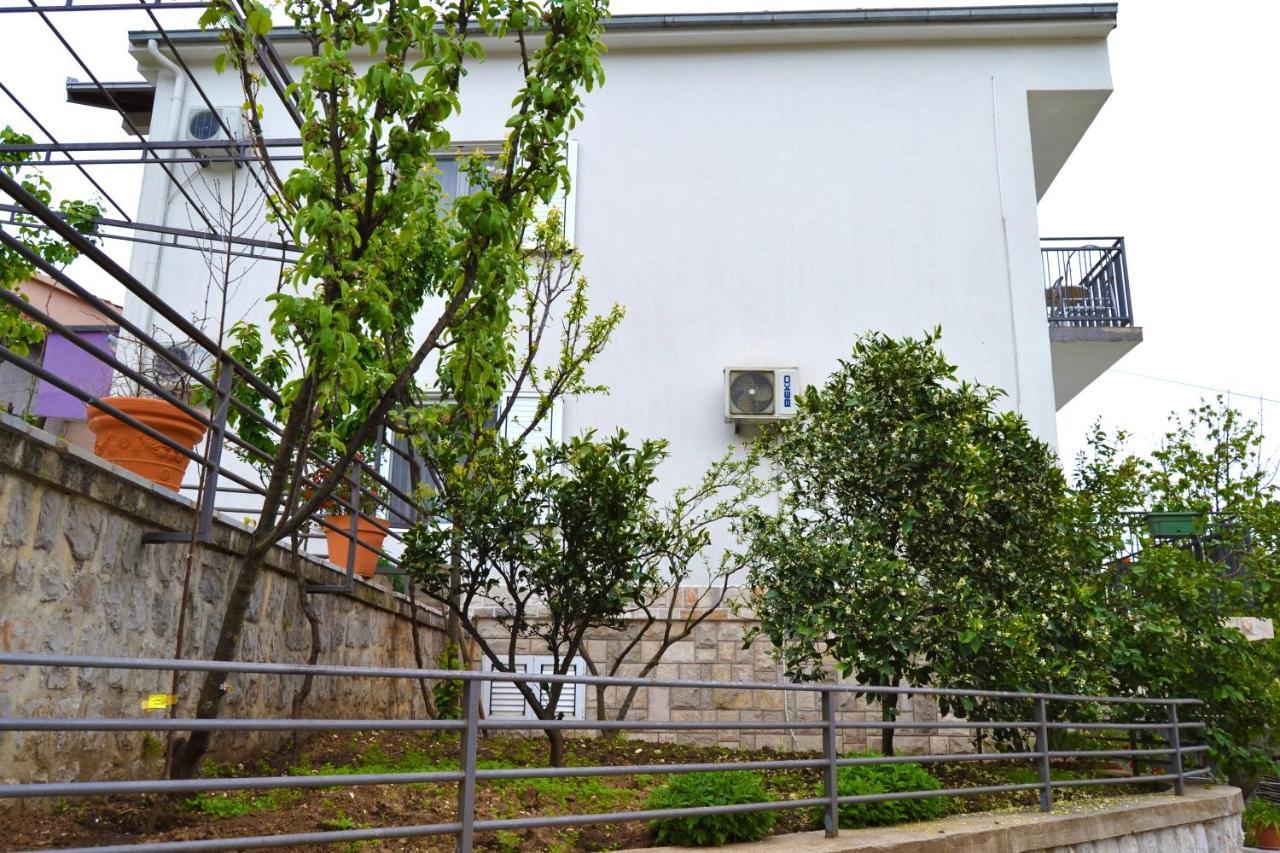 Tivat Apartments Екстер'єр фото